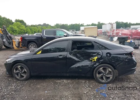 2023 Hyundai Elantra Sel z USA, uszkodzony, nr VIN KMHLS4AG6PU511334